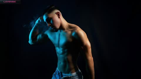 Santiago Seans online show from April 7, 1:00 pm