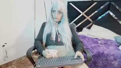 Snapshot of santsara chatting on July 11, 4:32 pm SANTSARA online show from July 11, 4:32 pm