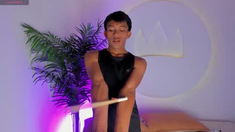 Snapshot of santti_ chatting on October 9, 10:30 pm Santii online show from October 9, 10:30 pm