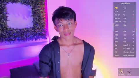 Snapshot of santti_ chatting on October 20, 10:43 pm Santii online show from October 20, 10:43 pm