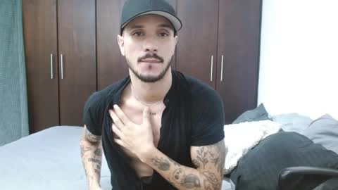 Snapshot of santti_torres chatting on May 12, 8:00 am Santy Torres online show from May 12, 8:00 am