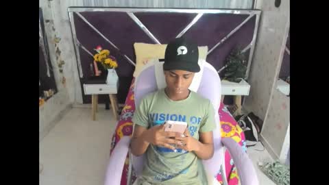 santy online show from November 18, 11:36 am