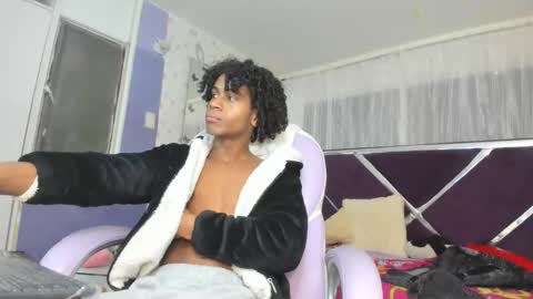 santy online show from December 15, 6:45 pm