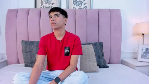 Santiago Carrington online show from March 6, 9:11 pm