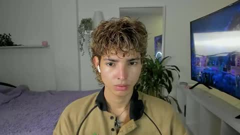 Snapshot of santy_kitty chatting on September 23, 11:41 pm kitty online show from September 23, 11:41 pm