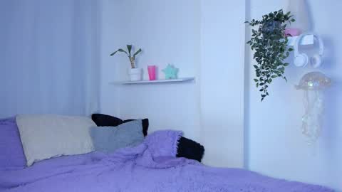 kitty online show from February 28, 12:00 am