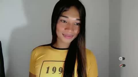 Snapshot of sanya_morenaxx chatting on April 2, 8:34 am sanya_morenaxx online show from April 2, 8:34 am