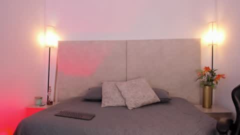 Saori  online show from April 21, 12:00 pm