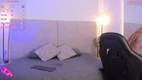 Saori  online show from April 22, 11:56 am