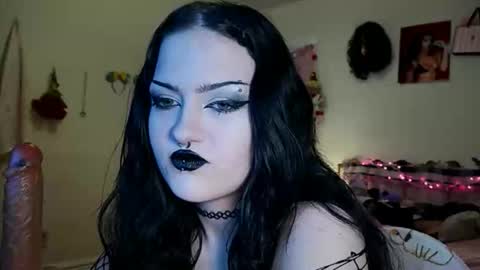 Snapshot of saphirerose1 chatting on April 12, 10:59 pm Sapphire online show from April 12, 10:59 pm