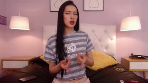 Snapshot of sara17_ chatting on September 29, 8:24 pm Sara online show from September 29, 8:24 pm