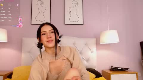 Snapshot of sara17_ chatting on October 2, 8:38 pm Sara online show from October 2, 8:38 pm