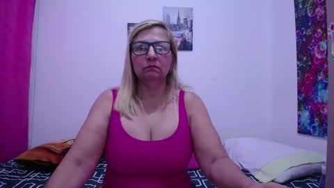 sara online show from February 1, 4:00 pm