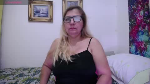 sara online show from April 17, 11:19 pm