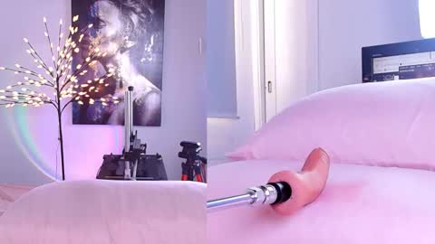 Snapshot of sara__turner chatting on November 28, 2:42 pm SARA online show from November 28, 2:42 pm