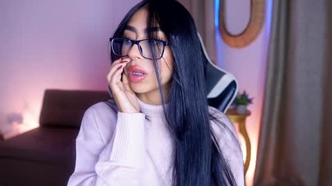 Snapshot of sara_albrecht chatting on December 20, 1:00 pm Sara online show from December 20, 1:00 pm