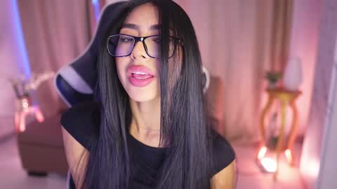 Snapshot of sara_albrecht chatting on January 13, 3:47 pm Sara online show from January 13, 3:47 pm