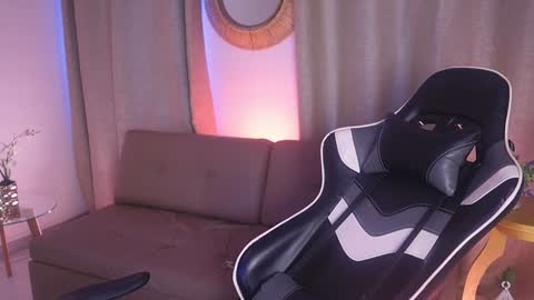 Snapshot of sara_albrecht chatting on January 17, 3:43 pm Sara online show from January 17, 3:43 pm