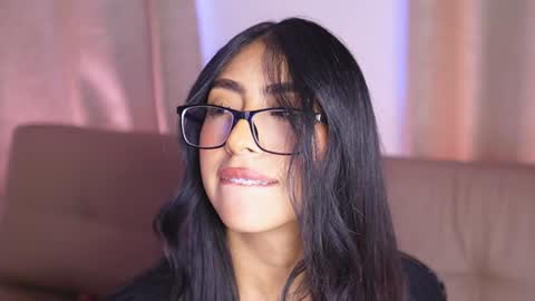 Snapshot of sara_albrecht chatting on January 28, 4:08 pm Sara online show from January 28, 4:08 pm