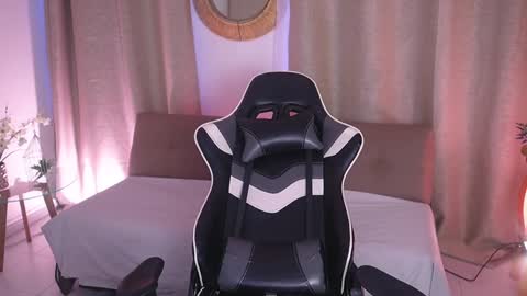 Snapshot of sara_albrecht chatting on February 3, 12:03 pm Sara online show from February 3, 12:03 pm