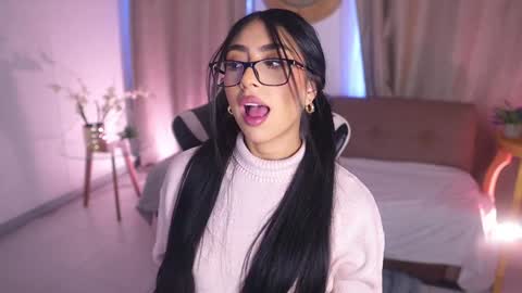 Snapshot of sara_albrecht chatting on February 4, 12:11 pm Sara online show from February 4, 12:11 pm