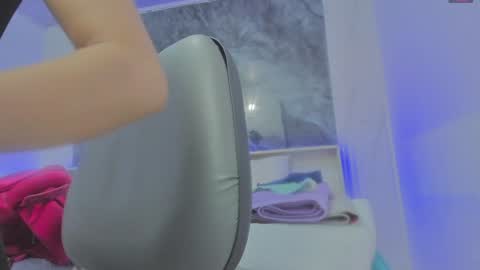 sara allenx online show from February 8, 11:33 am