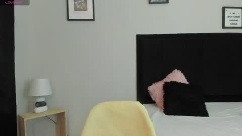 sara_b11 online show from July 9, 6:45 pm