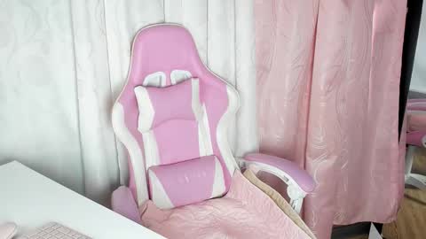 Sara online show from October 7, 1:41 pm