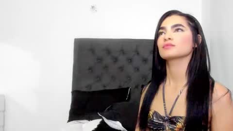 Snapshot of sara_evans01 chatting on January 18, 9:34 am sara online show from January 18, 9:34 am