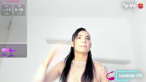 Snapshot of sara_evans01 chatting on October 6, 1:03 am sara online show from October 6, 1:03 am