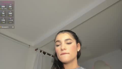 Snapshot of sara_evans01 chatting on November 27, 3:19 am sara online show from November 27, 3:19 am