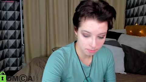 Sarah online show from November 24, 1:05 am