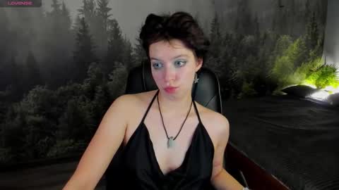 Sarah online show from December 1, 1:10 am