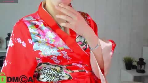 Sarah online show from December 4, 1:48 am