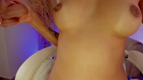 S A R A online show from December 19, 1:34 am