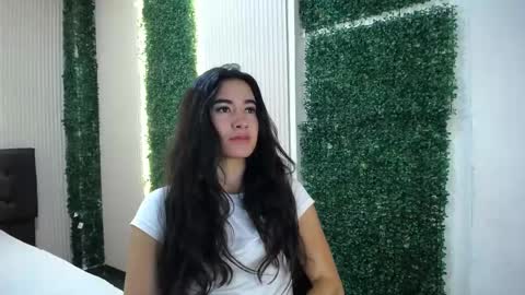 Snapshot of sara_hoffman_4 chatting on May 22, 11:27 am Sara online show from May 22, 11:27 am