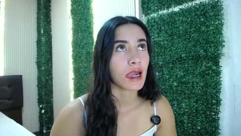 Snapshot of sara_hoffman_4 chatting on May 24, 12:43 pm Sara online show from May 24, 12:43 pm