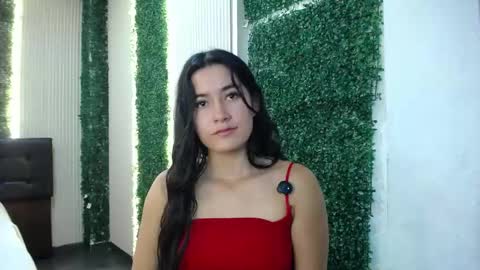 Snapshot of sara_hoffman_4 chatting on June 6, 1:05 pm Sara online show from June 6, 1:05 pm
