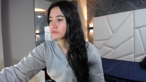 Snapshot of sara_hoffman_4 chatting on June 16, 11:57 am Sara online show from June 16, 11:57 am