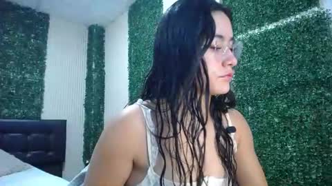 Snapshot of sara_hoffman_4 chatting on June 19, 11:36 am Sara online show from June 19, 11:36 am