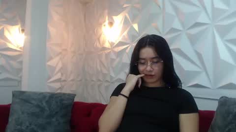Snapshot of sara_hoffman_4 chatting on June 24, 12:59 pm Sara online show from June 24, 12:59 pm