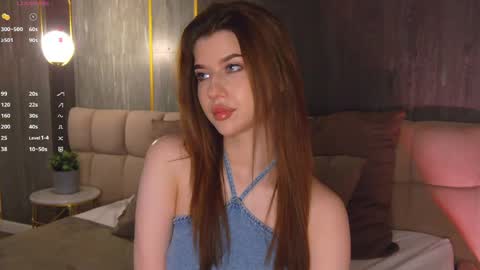 Snapshot of sara_lewiis chatting on May 19, 4:57 pm Sara online show from May 19, 4:57 pm