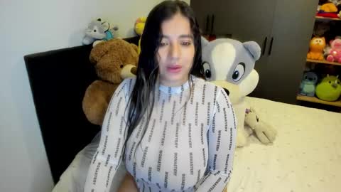 sarah  LIZCANO....... online show from November 20, 9:42 am