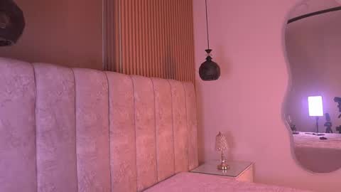 Snapshot of sara_lopee1 chatting on May 5, 11:51 am sara_lopee1 online show from May 5, 11:51 am