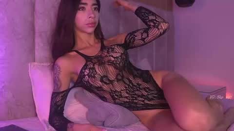 Snapshot of sara_lopee1 chatting on June 18, 11:58 am sara_lopee1 online show from June 18, 11:58 am