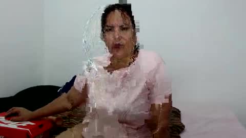 Snapshot of sara_love43 chatting on January 6, 10:58 pm Sara love online show from January 6, 10:58 pm