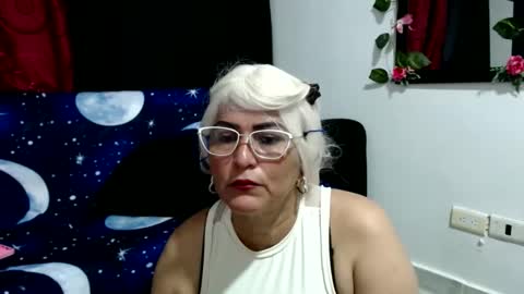 Snapshot of sara_love43 chatting on January 25, 4:34 am Sara love online show from January 25, 4:34 am