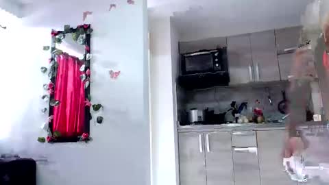 Snapshot of sara_love43 chatting on February 2, 7:57 pm Sara love online show from February 2, 7:57 pm