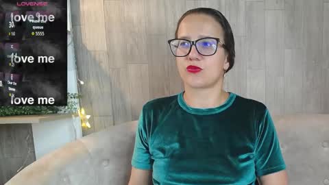 Sara   online show from April 4, 8:50 pm