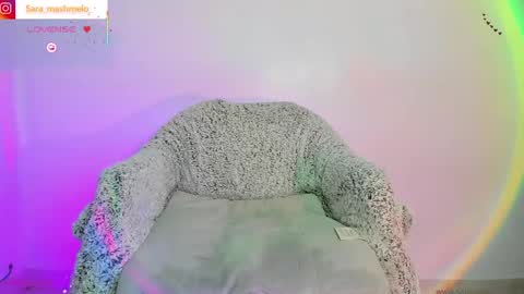 Snapshot of sara_mashmelo chatting on February 3, 3:31 am Angie online show from February 3, 3:31 am